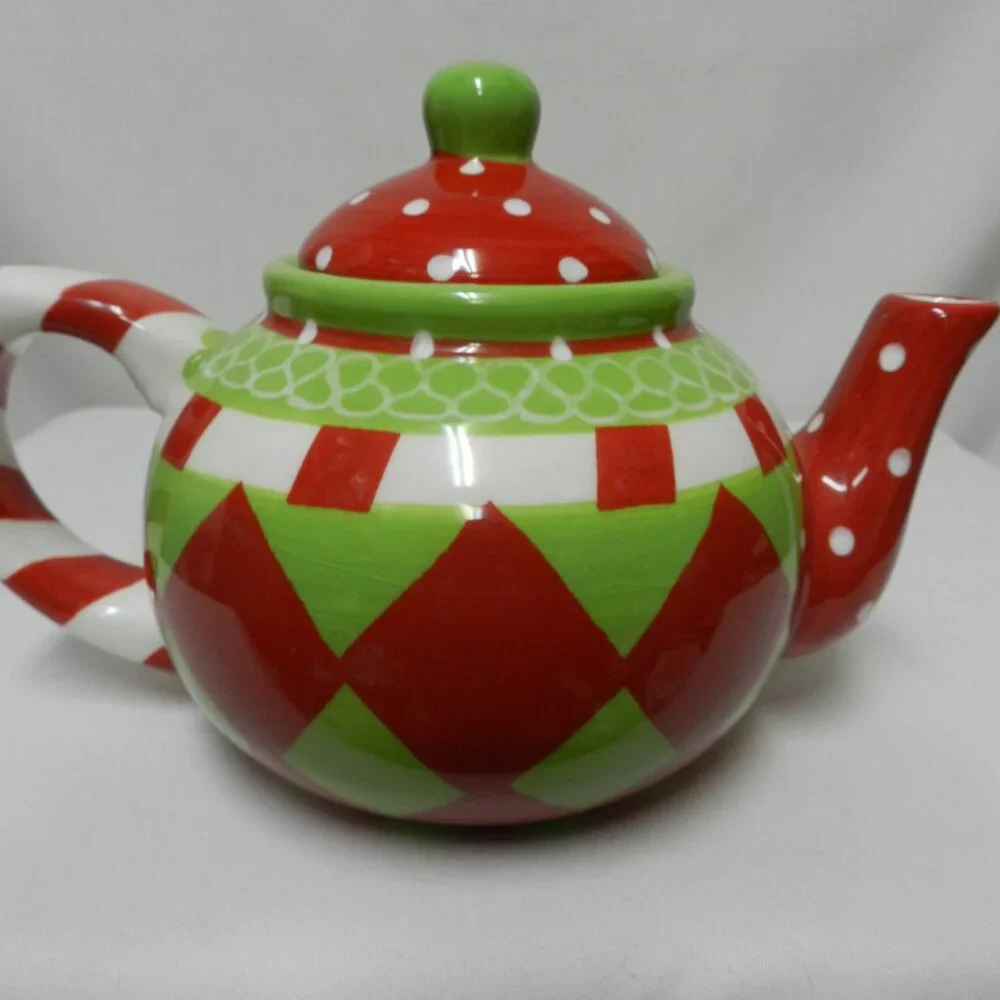 Home Essentials Christmas Ceramic Tea Pot red green Polka Dot geometric 56oz